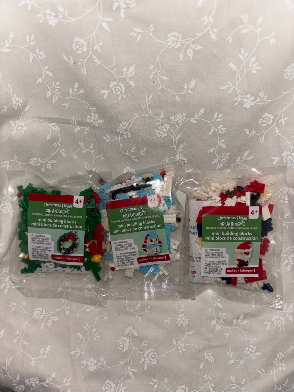 CRAFTOLOGY Christmas Mini Building Blocks - Red & Green Holiday Assortment